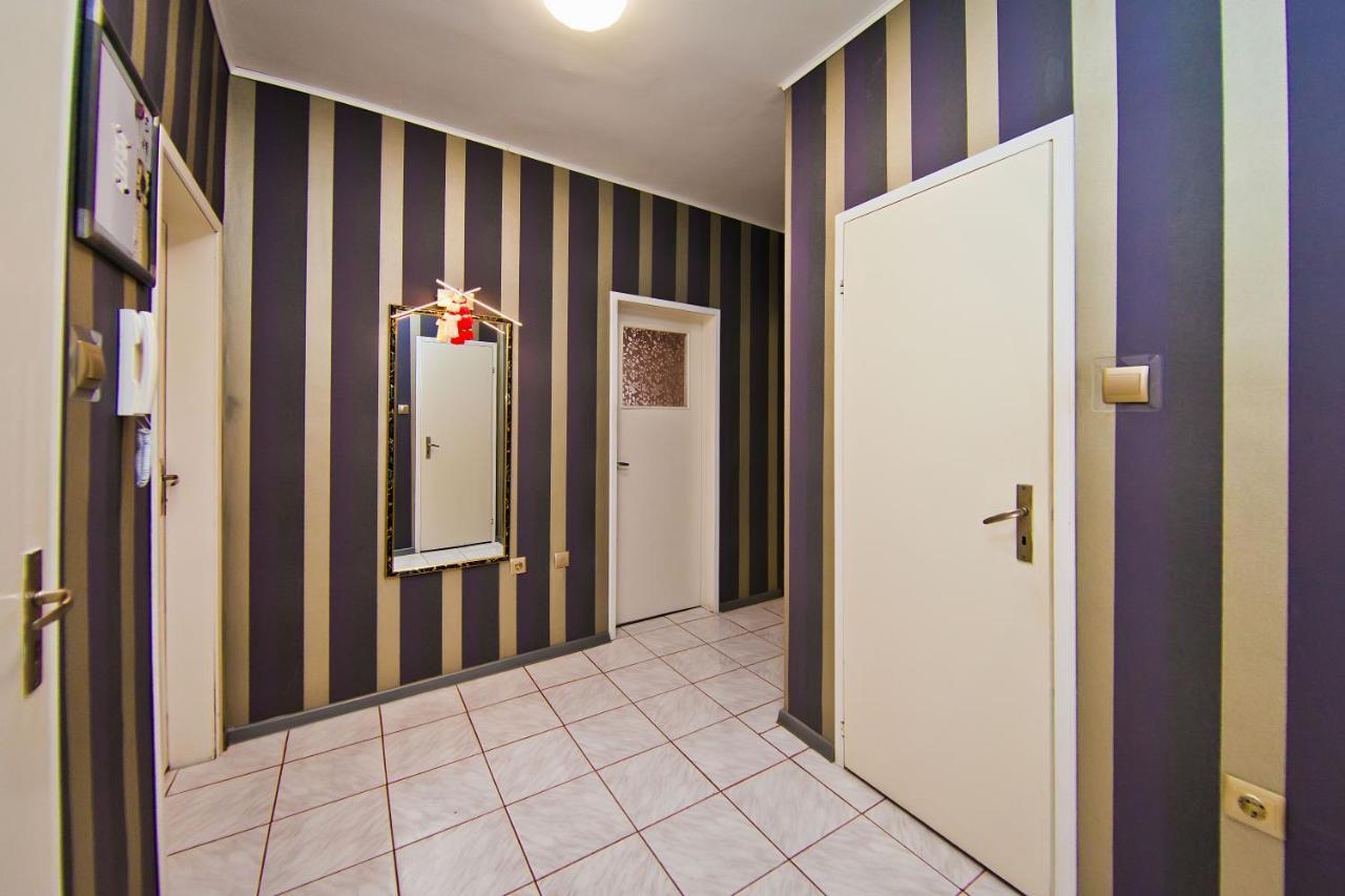 Perla 2-Bdrm In The Heart Of The City Varna Esterno foto