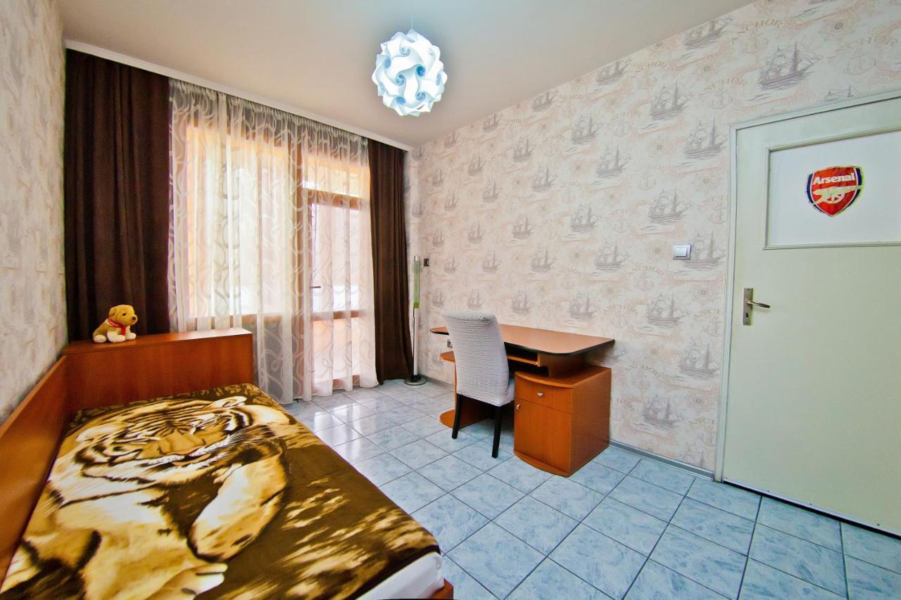 Perla 2-Bdrm In The Heart Of The City Varna Esterno foto